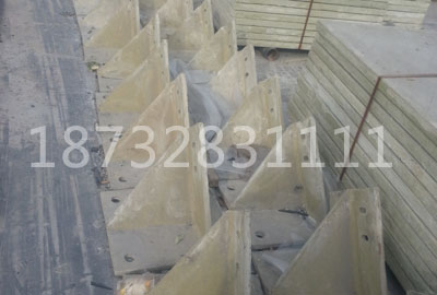 ����������g